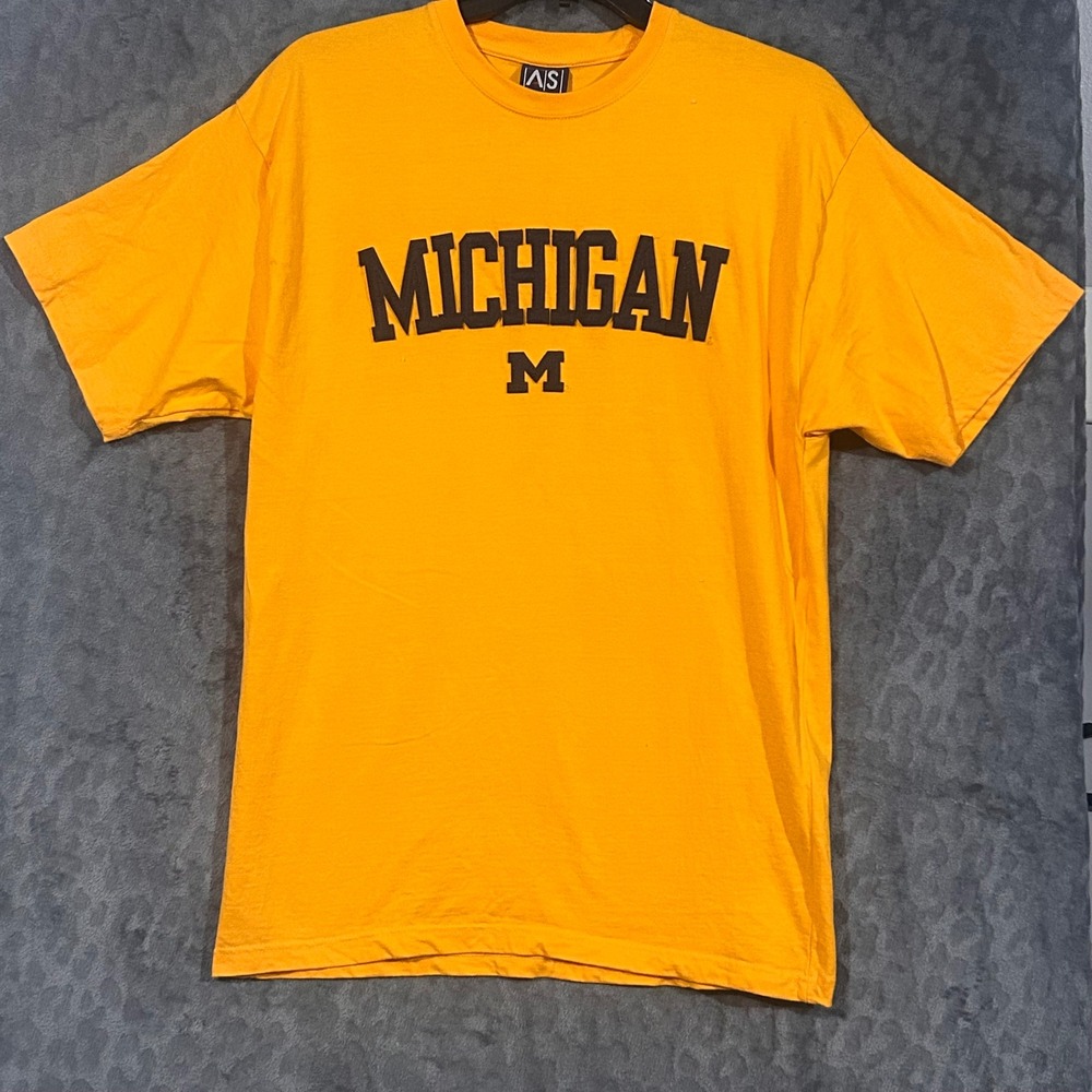AS Sports Michigan Wolverines T-Shirt Mens XL Yellow Cotton NCAA Fan Gear